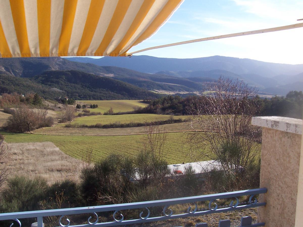 L'Ensoleillee Bed & Breakfast Rosans Екстериор снимка